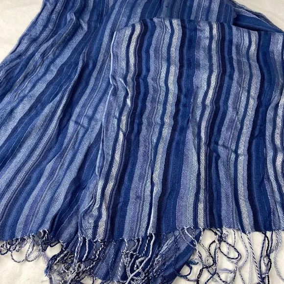 Stripe long tassel scarf - Picture 3 of 5